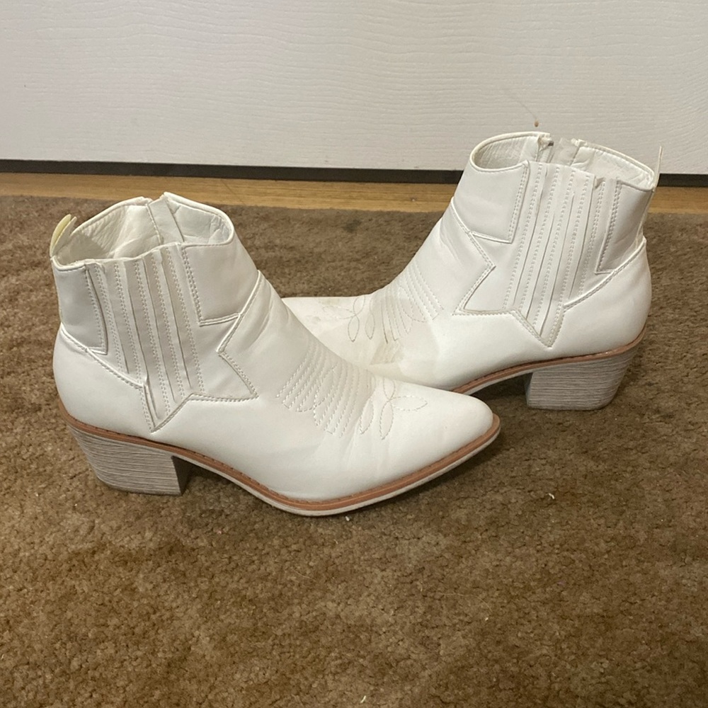 Pierre dumas white boots